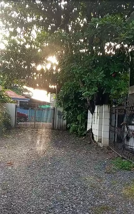 Ready to occupy corner lot townhouse near entrance gate for assume - photo 6