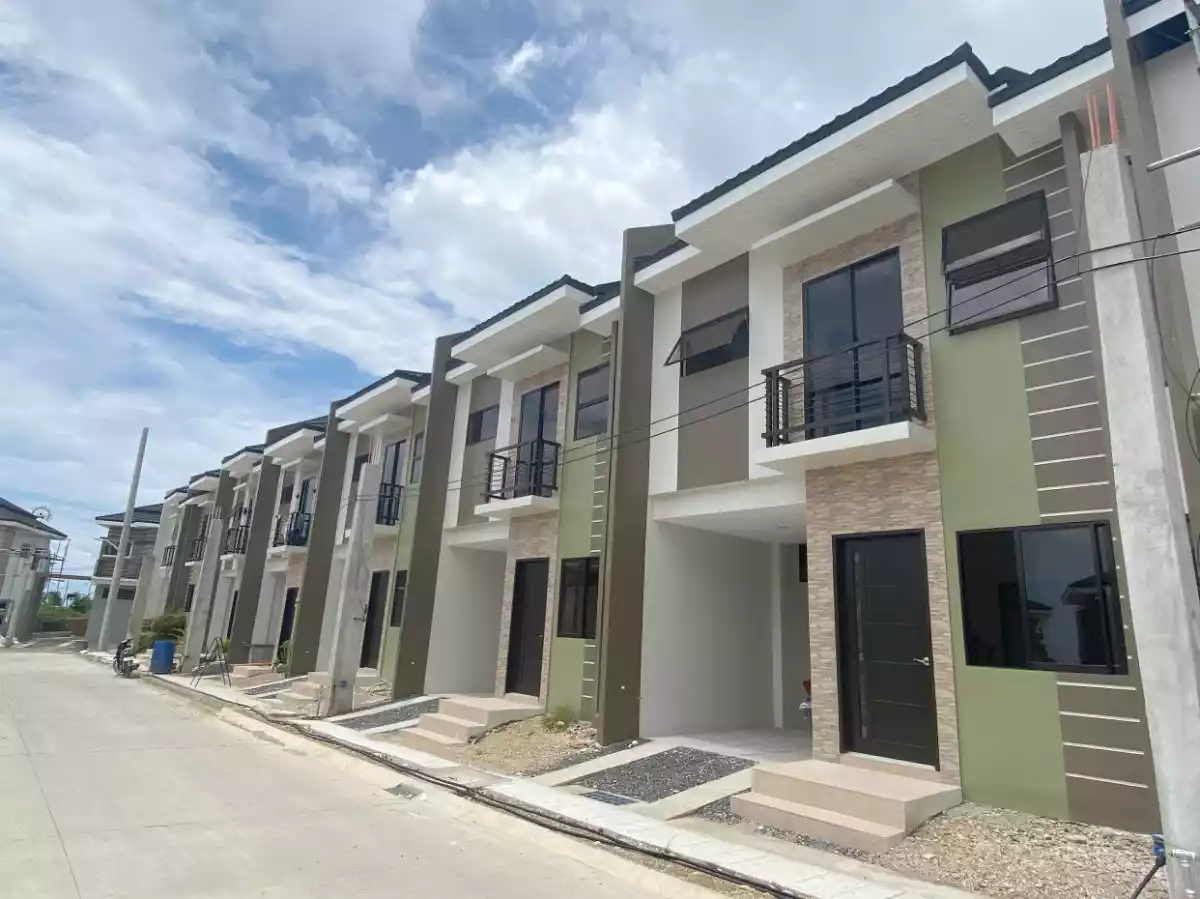 FOR SALE RFO TOWNHOUSE IN MINGLANILLA HIGHLANDS — Townhouse in Abuno, Minglanilla, Cebu — Photo 4