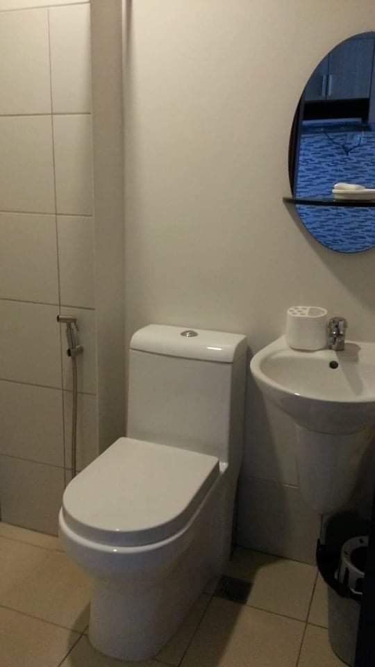 Condo For rent studio unit - photo 5