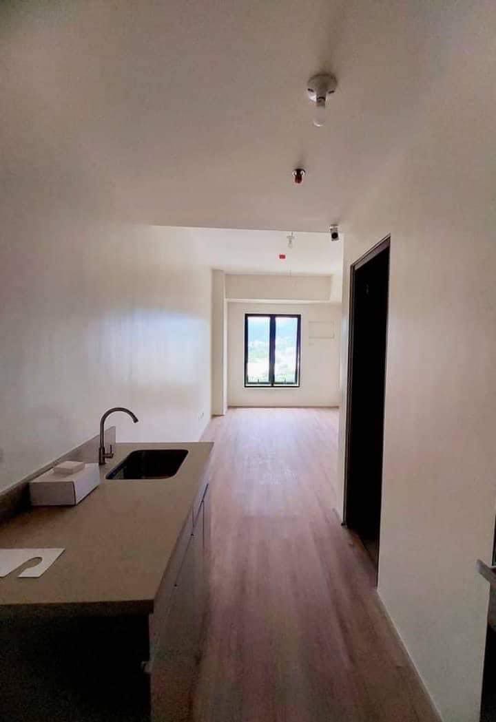 ASSUME STUDIO UNIT AT THE MEDIAN — Studio in Cebu City, Cebu, Philippines — Photo 2