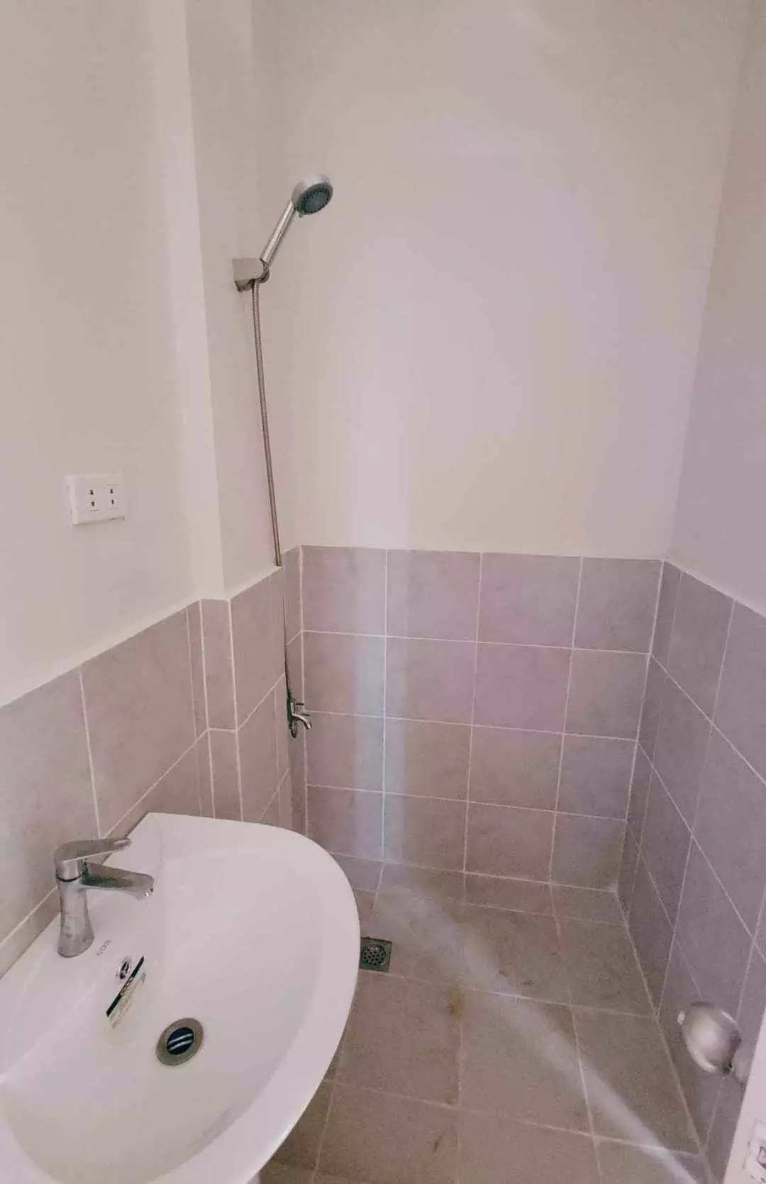 Open photo 13 of 13 — TWO-STOREY HOUSE FOR RENT
