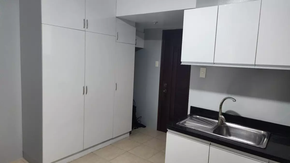 Open photo 12 of 15 — Woodcrest Studio Unit for Rent or Sale