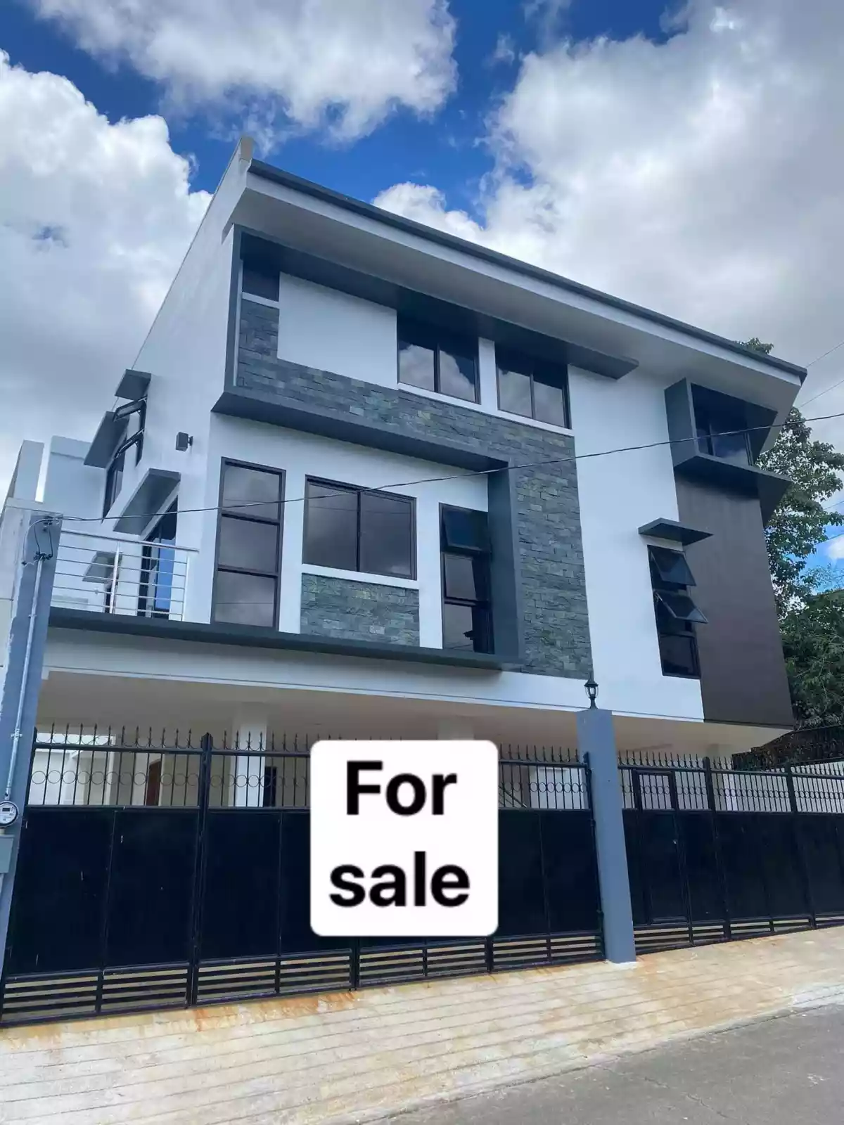 3 STOREY HOUSE AND LOT IN METROPOLIS TALAMBAN — House and Lot in Upper Bacayan, Cebu City, Cebu — Photo 2