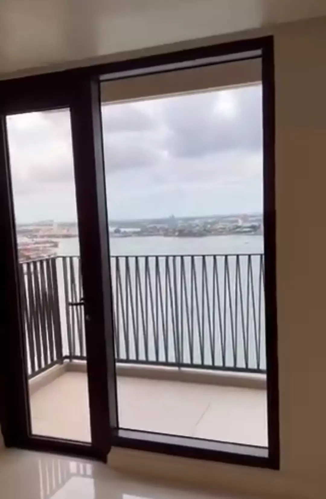 2 Bedroom Mandani Bay Tower 1 for Sale — 2 Bedrooms in F.E. Zuellig Avenue, Mandaue City, Philippines — Photo 4