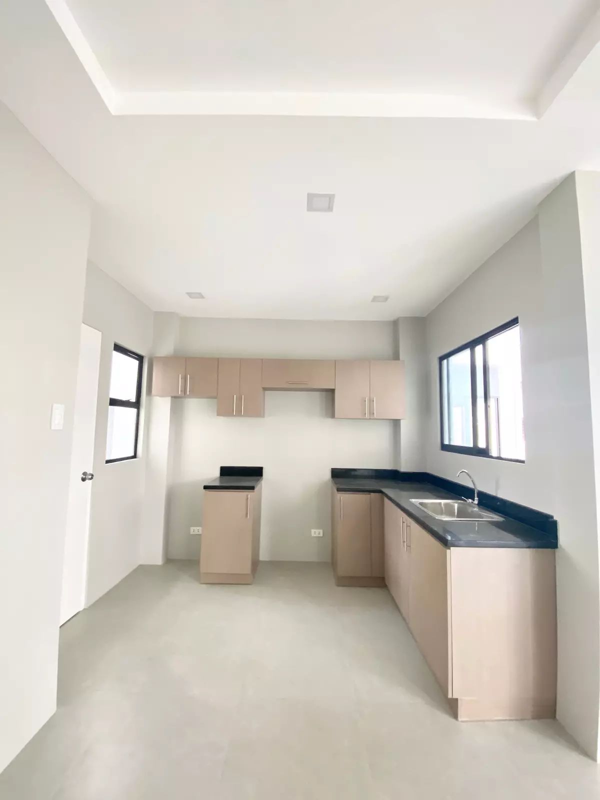 4Bedroom House and Lot at Sola Dos  - photo 5