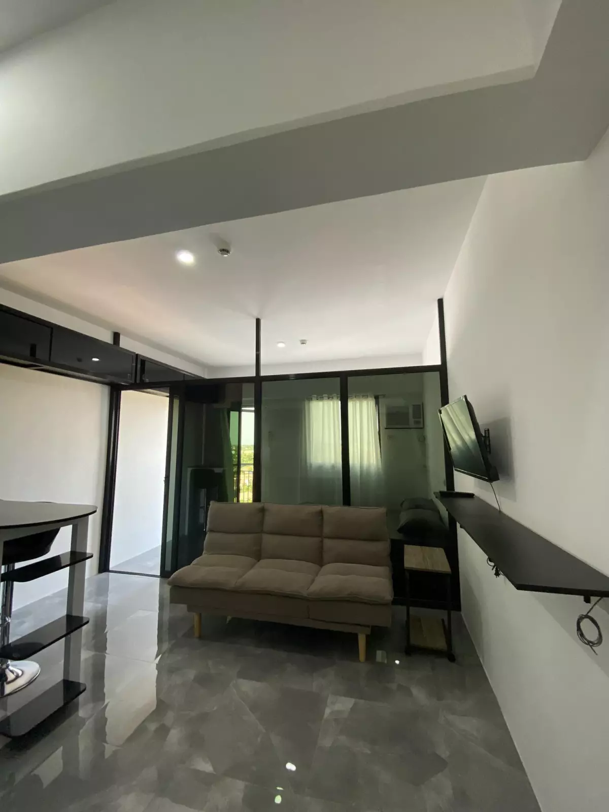 Open photo 14 of 21 — Royal oceancrest 1 bedroom condominium fully funished unit