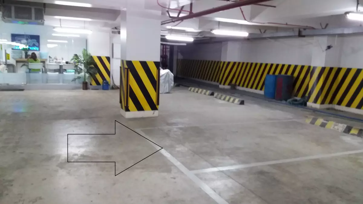 Foreclosed 2BR Garden Suite at Padgett Place Condominium Lahug, Cebu City - photo 2