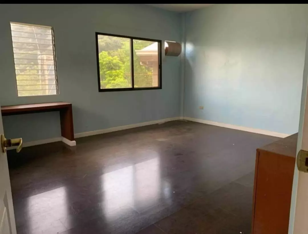 House for sale in HILLS VIEW
