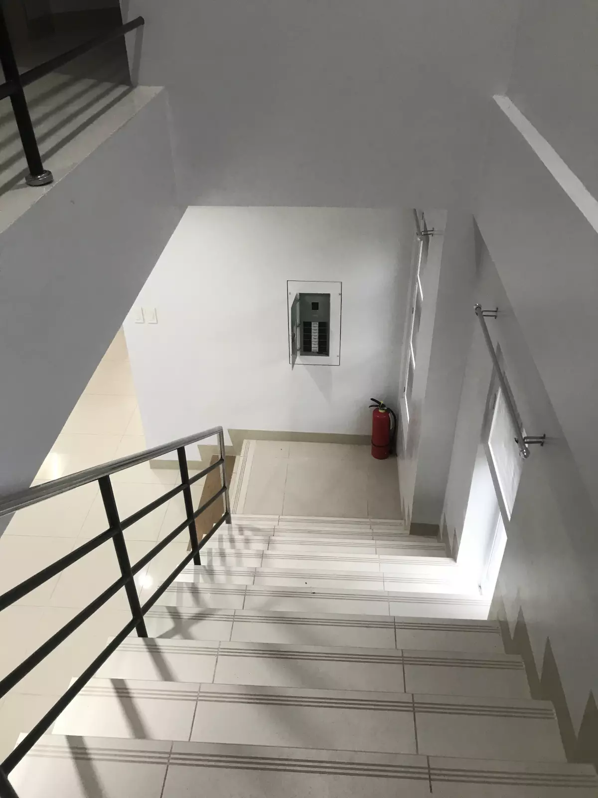 Open photo 11 of 13 — 4 Bedrooms Townhouse for Rent