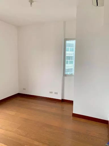 Open photo 32 of 35 — Rush Sale Brand New unit Royalton at Capital Commons