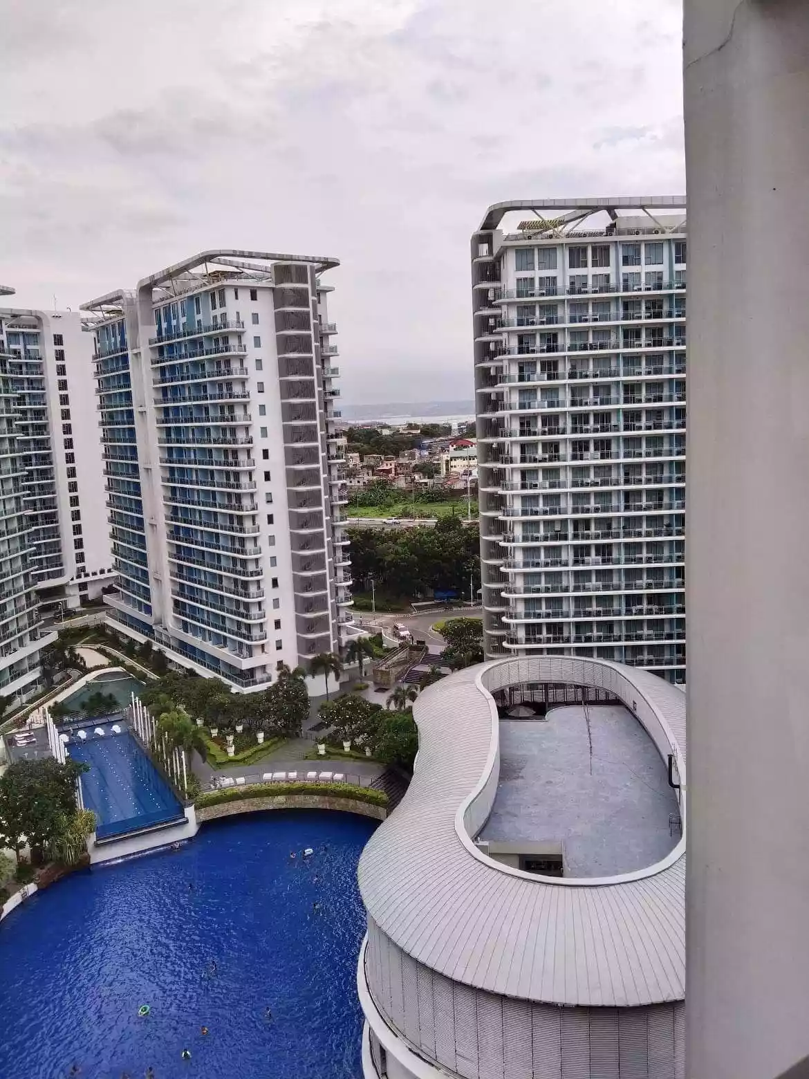 Open photo 11 of 13 — Fully Furnished Studio Unit with Balcony FOR SALE in Azure Urban Resort Residences!