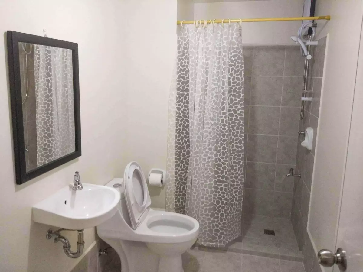 Spacious Condo for Rent at Mandaue City  - photo 7