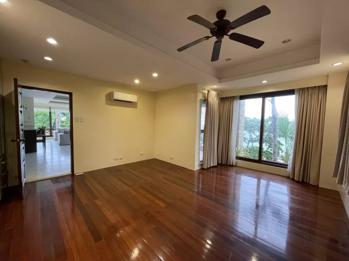 Beachfront Two- Bedroom Condo Unit in Mactan - photo 6