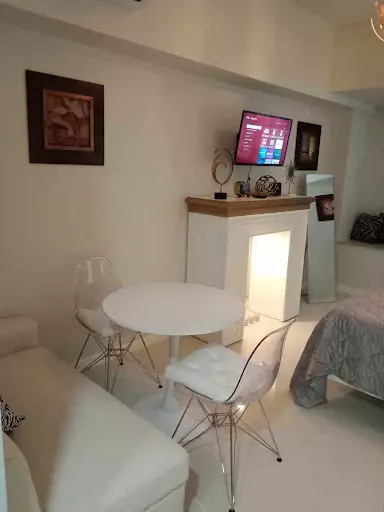 Cozy Studio Unit in Mandani Bay