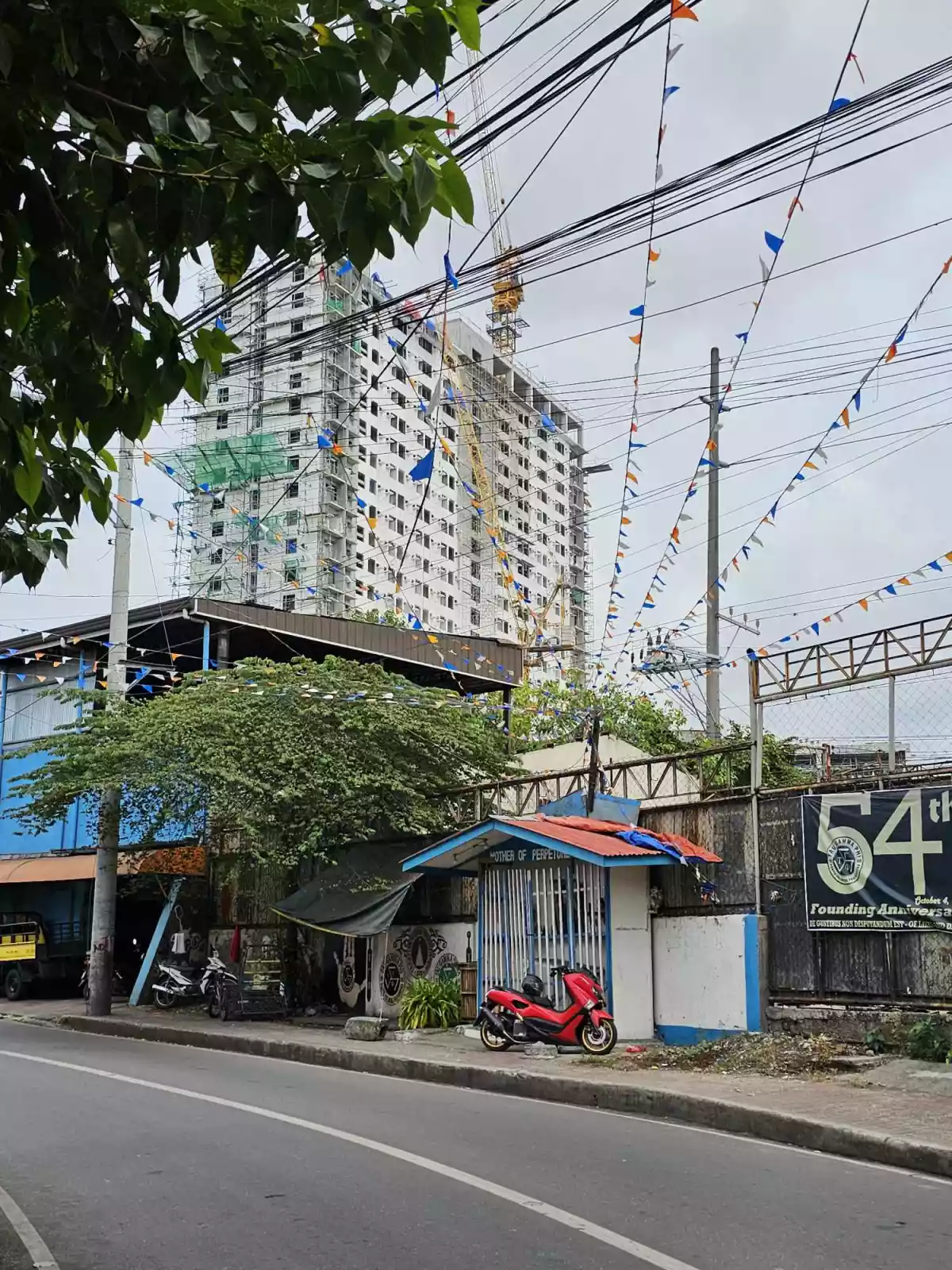 COMMERCIAL BUILDING WITH LOT AREA 165SQM FLOOR AREA 300SQM IN CALLE TRES ABRIL  TABUAN CEBU CITY — Building in Cebu City, Cebu, Philippines — Photo 4