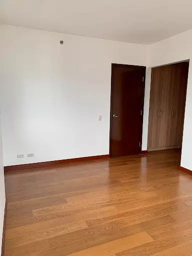 Open photo 31 of 35 — Rush Sale Brand New unit Royalton at Capital Commons