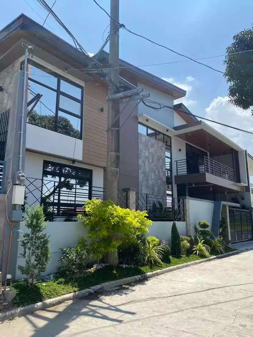 DETAILED ELEGANT HOUSE AND LOT - EARTHQUAKE PROOF - photo 2