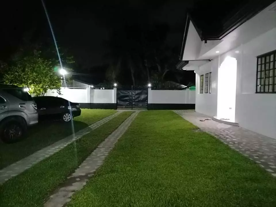 Open photo 13 of 16 — Beautiful White House For Sale! 