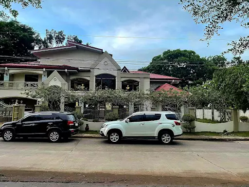 A Huge High Ceiling House with 9 bedrooms with toilet and bath each - photo 3