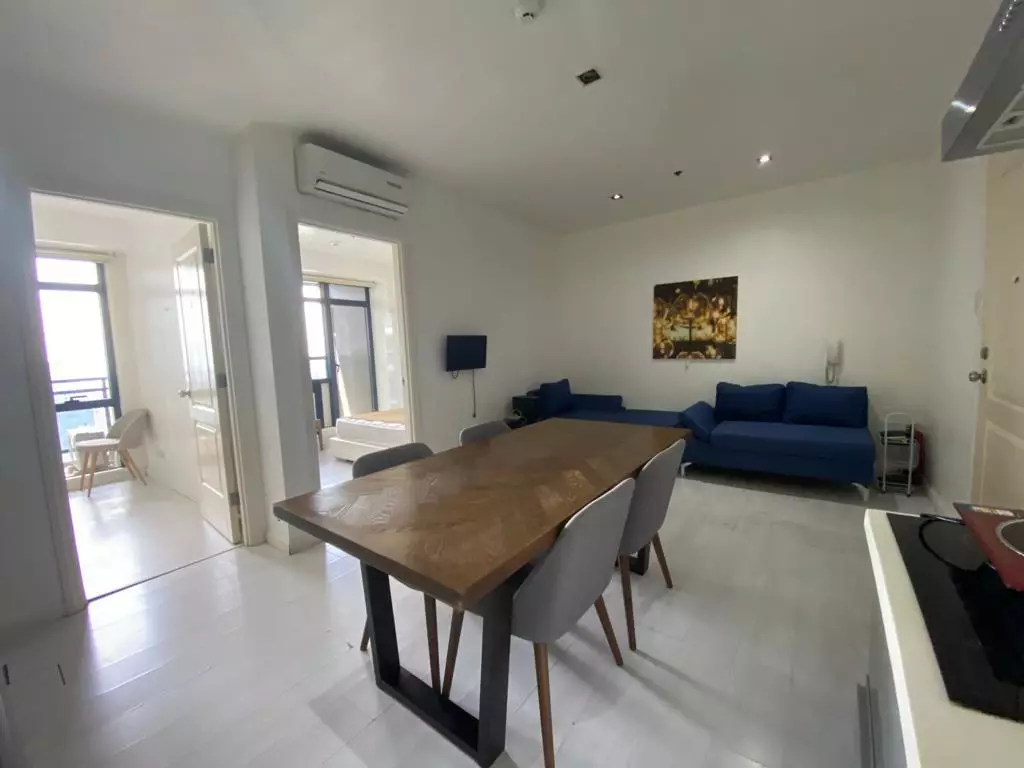 The Gramercy Residences 2 Bedrooms For Rent