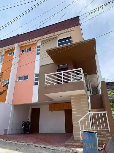4BR House in Mandaue with 2 Carpark — House and Lot in Mandaue City, Cebu, Philippines — Photo 2