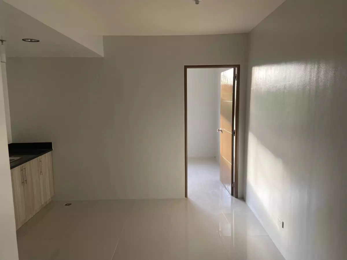 RUSH SALE FULLY PAID READY FOR OCCUPANCY 1 BEDROOM CONDO UNIT AT THE MERIDIAN BACOOR CITY CAVITE - photo 5