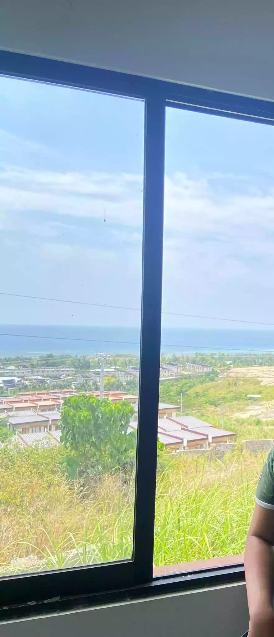 FOR ASSUME TOWNHOUSE CORNER END UNIT IN CASAMIRA SOUTH NAGA CEBU — Townhouse in City of Naga, Cebu, Philippines — Photo 3
