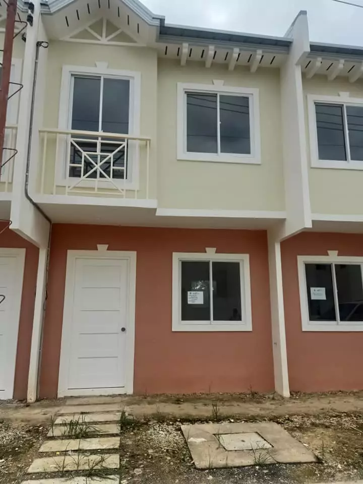 TOWNHOUSE FOR RENT IN MINGLANILLA