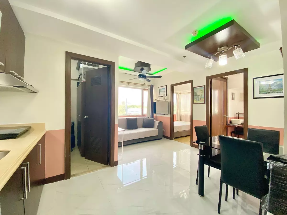 2BR FURNISHED UNIT w/ PARKING FOR SALE at Ridgewood Towers     - photo 5