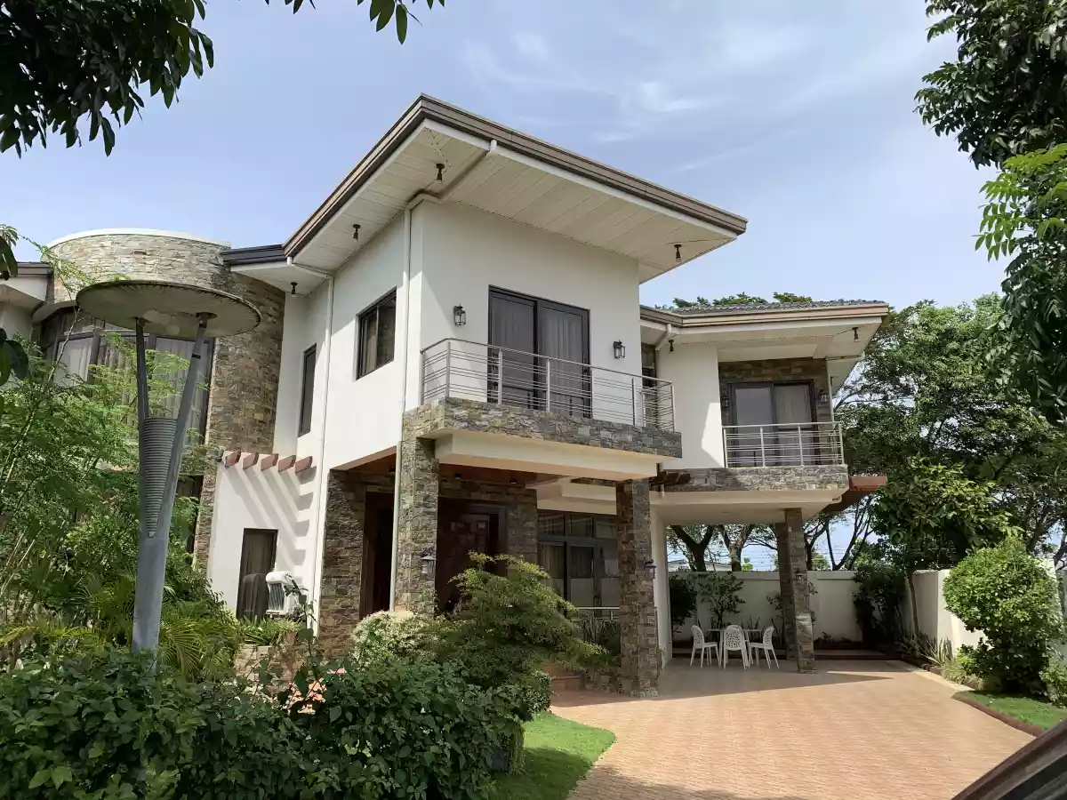 A modern and spacious House and Lot in Amara Liloan , with own swimming pool — House and Lot in Liloan, Cebu, Philippines — Photo 3