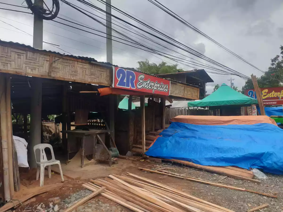 Commercial Lot with Inclusion of 4 multicab, 1 mini elf and 1 loader - photo 4