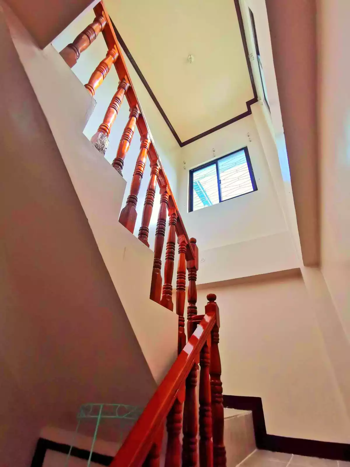 Open photo 11 of 23 — Spacious Property-With 2 Storey-House ( Property is Along the beach and opposite side is along the national Highway) 