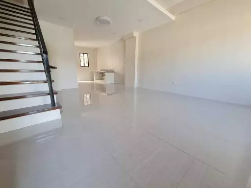 Open photo 63 of 106 — Townhouse For Sale in Brgy. Tisa
Cebu