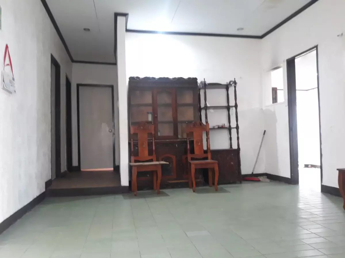 Gated with 2 parking 3 bedrooms Bungalow House in Canduman Mandaue city Cebu - photo 6