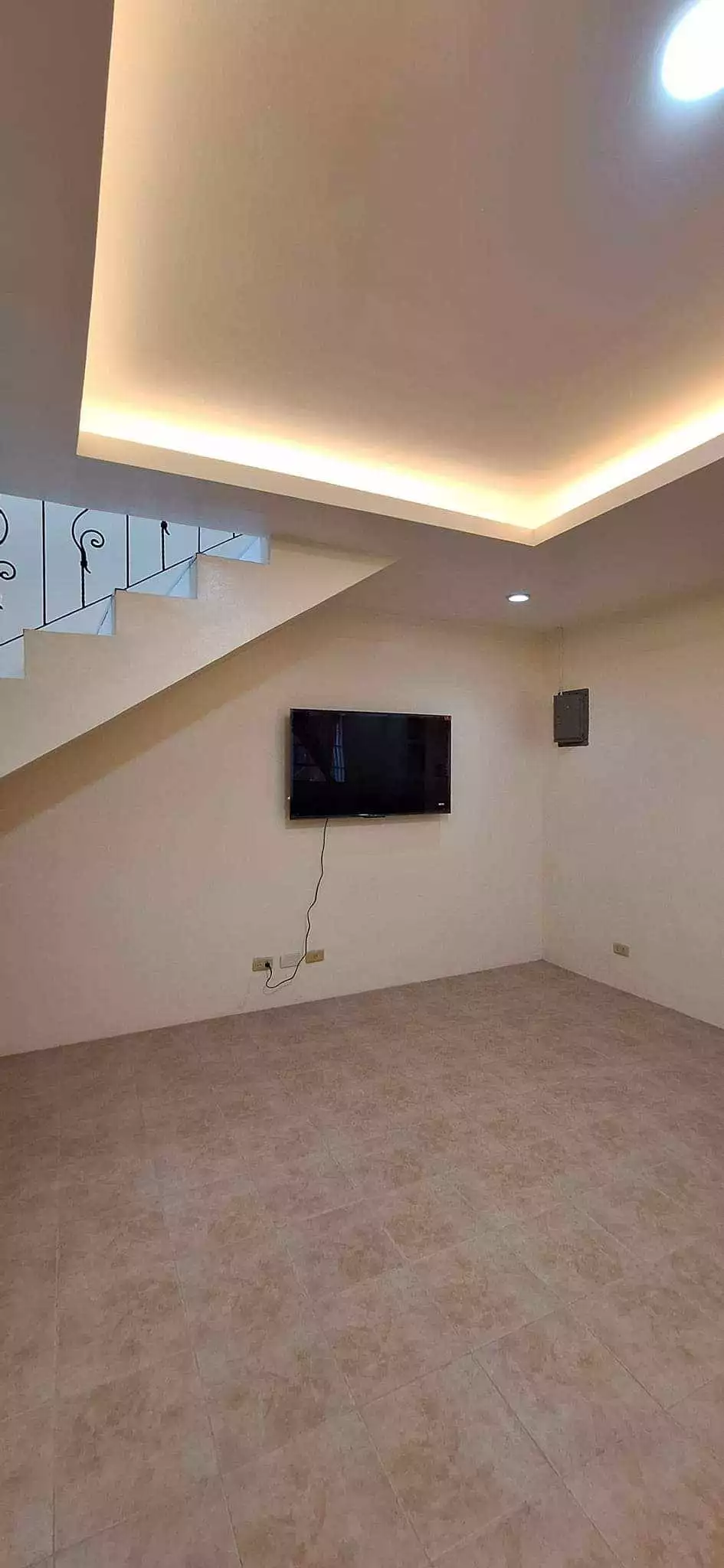 TWO-STOREY HOUSE FOR RENT - photo 5