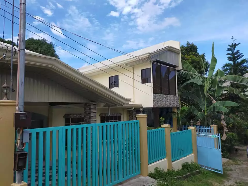 4 bedrooms 5 toilet and bath house and lot for sale in Ubujan Tagbilaran City  - photo 2