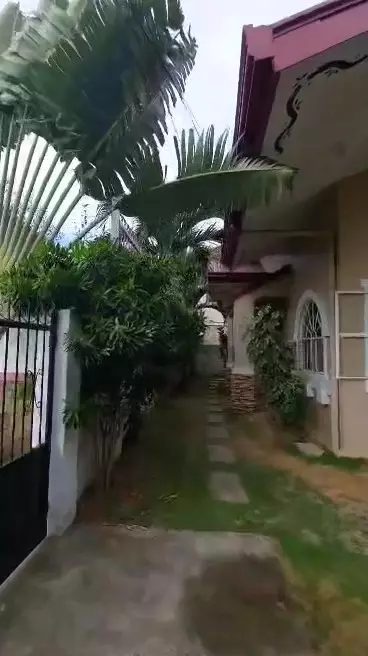 Single Detached 3 Bedrooms Bungalow House and Lot  in Basaklapu-Lapu City  - photo 3