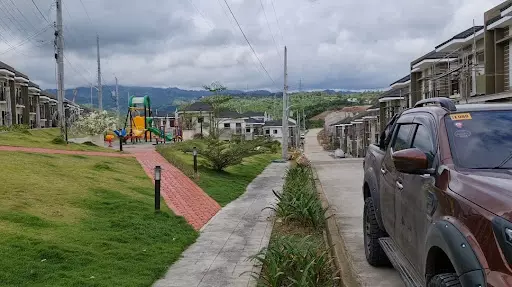Minglanilla Highlands Duplex for Assume — House and Lot in Sitio Hillside, Barangay, 7Q6X+RR5 — Photo 3