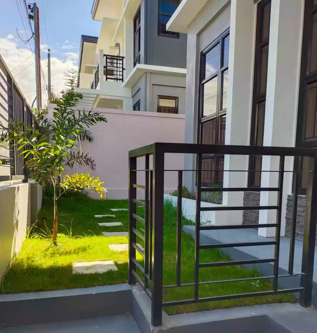 2 STOREY HOUSE & LOT @ILUMINA ESTATE - photo 6