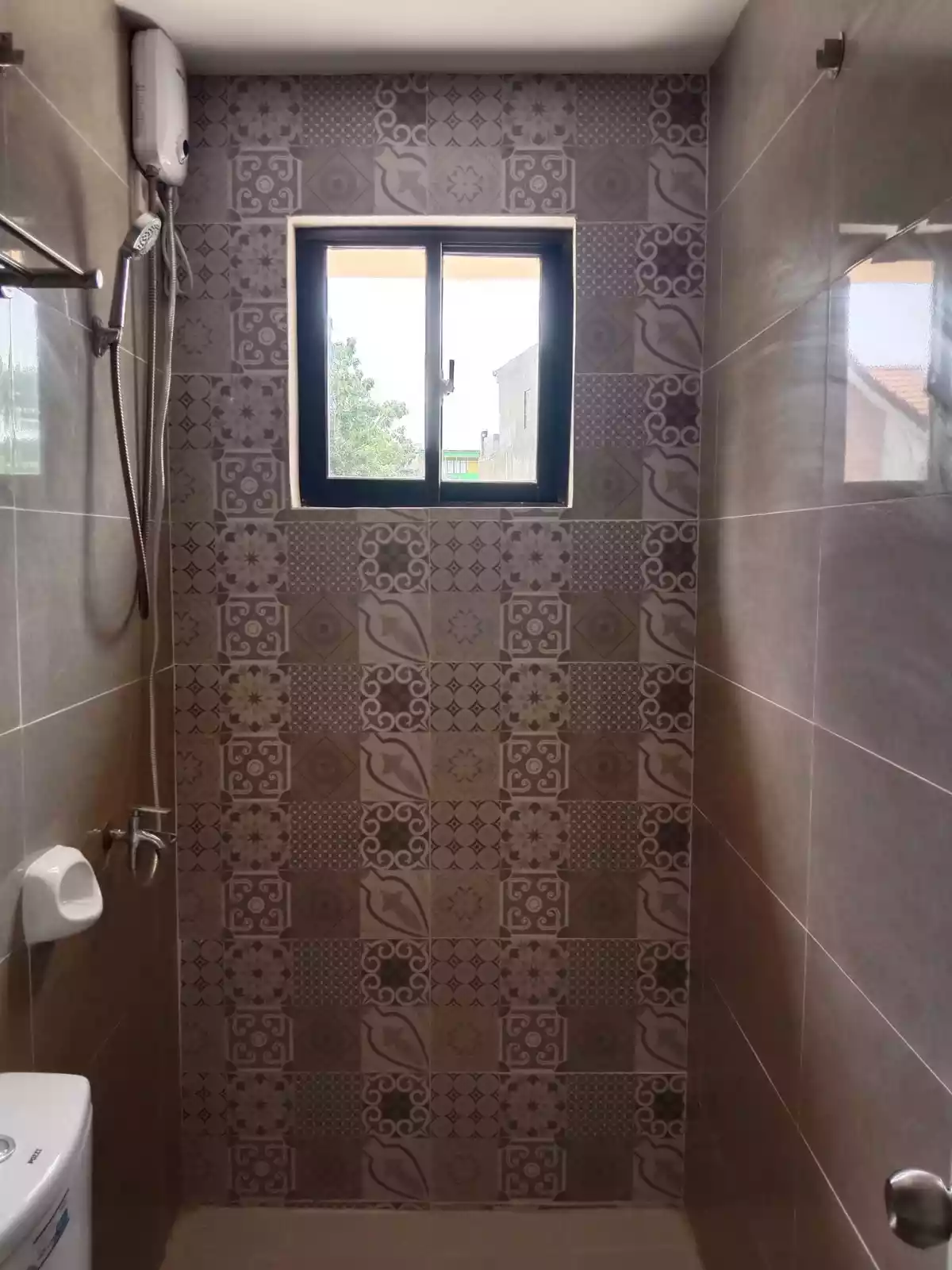 BRAND NEW HOUSE AND LOT FOR SALE!!! — House and Lot in Lapu-Lapu City, Cebu, Philippines — Photo 6