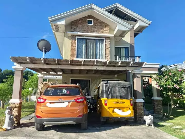 House and lot for sale  - photo 2