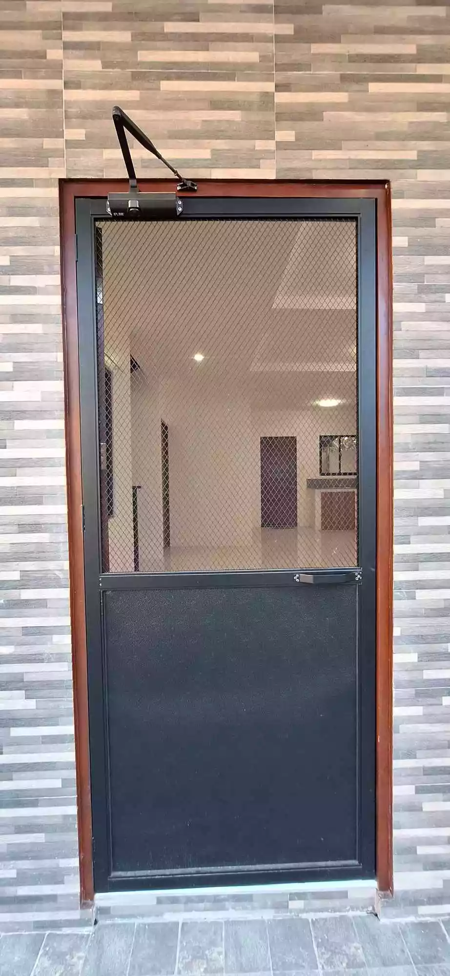 TWO-STOREY HOUSE FOR RENT - photo 4