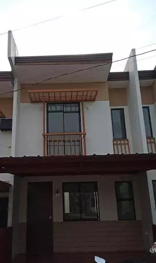 FOR RENT: TOWNHOUSE UNIT AT CASAMIRA SOUTH 