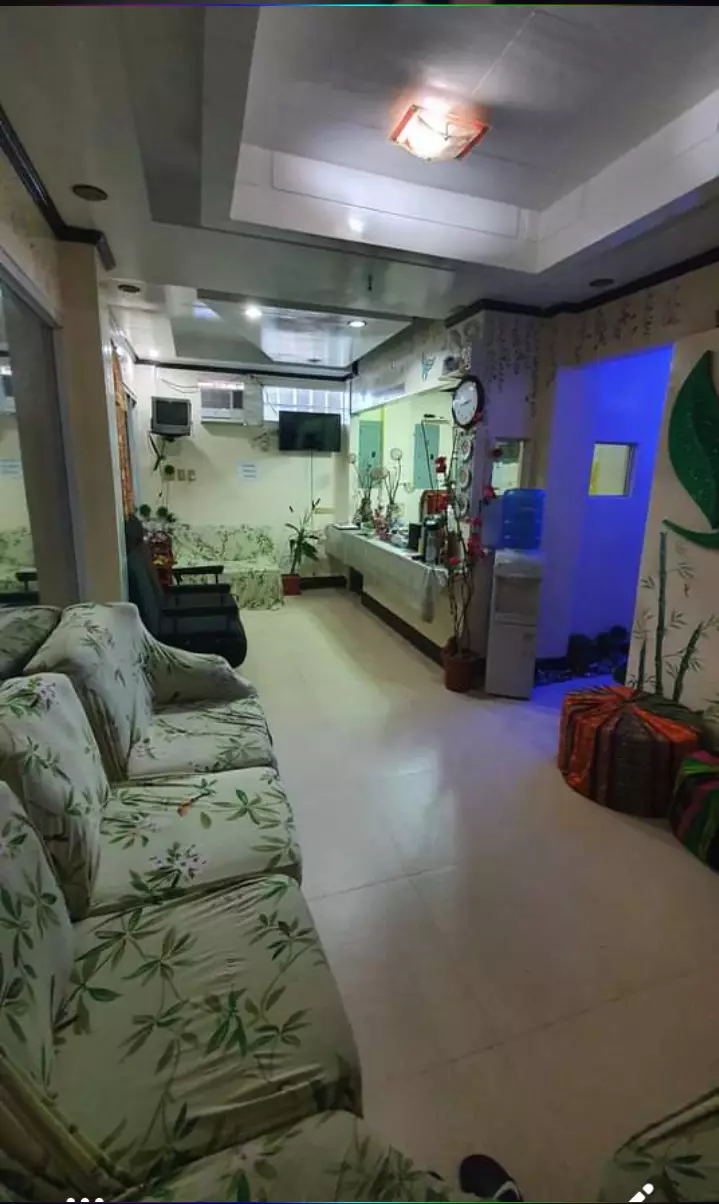 Commercial Space w/ Office and 4 Rooms - photo 3