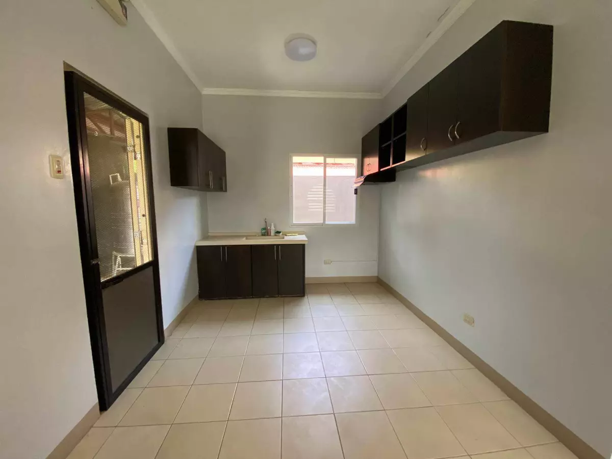 RUSH FOR SALE !!! COLLINWOOD SUBD. — House and Lot in Lapu-Lapu City, Cebu, Philippines — Photo 6