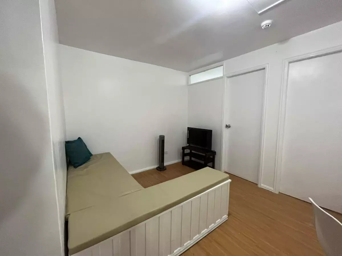 2 Bedroom Hernan Cortes - photo 5