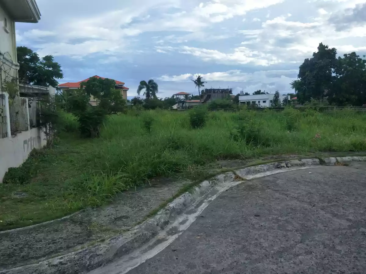 Residential lot for sale in Corona Del Mar  Talisay City