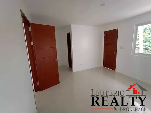 2- Storey Townhouse & Lot — House and Lot in Camarines Sur, Philippines — Photo 5
