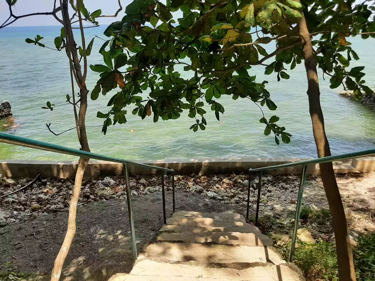 Vacation House and Lot by the Beach — House and Lot in Cebu, Philippines — Photo 2