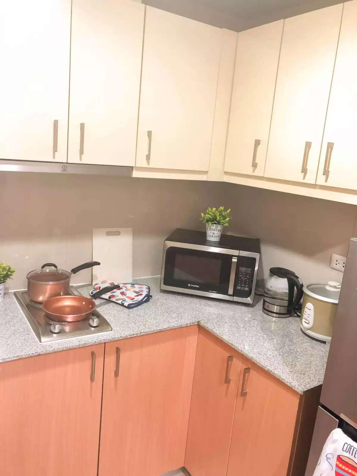 Fully Furnished 1 bedroom condo at BGC - photo 4